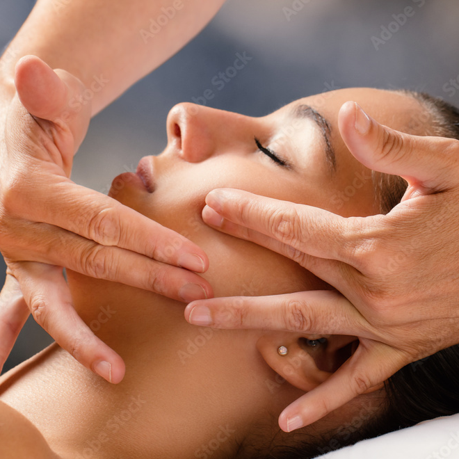 Massage visage détendu anti ride